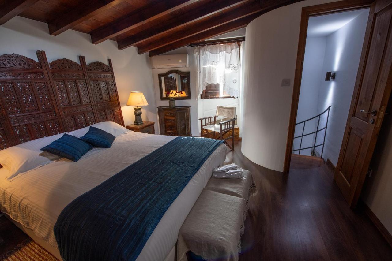 Apanemia Inn House Lofou Exterior photo