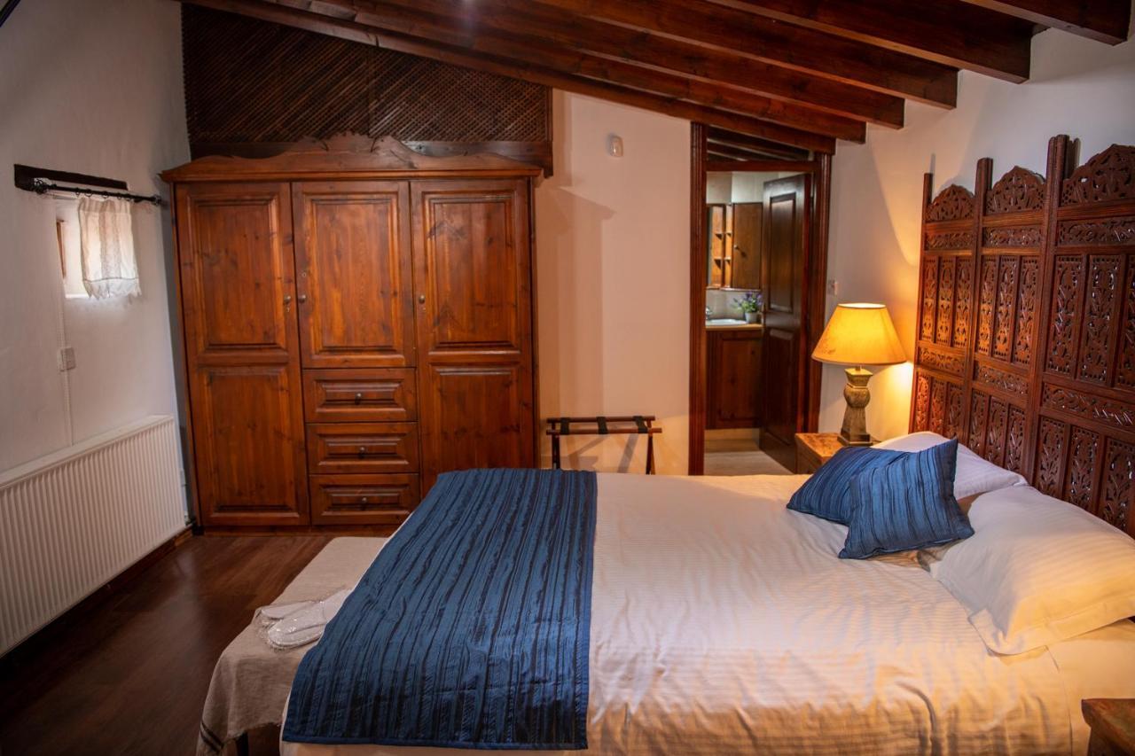 Apanemia Inn House Lofou Exterior photo